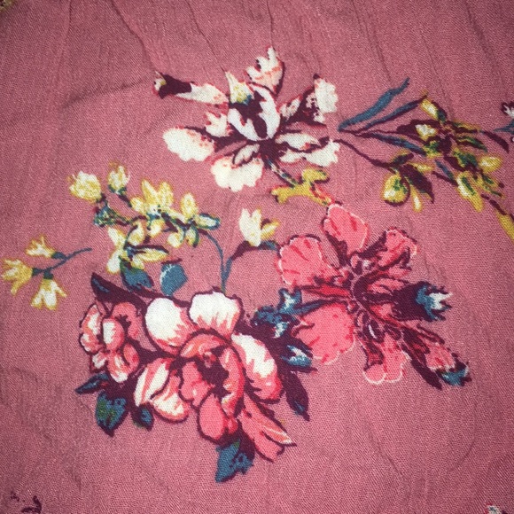 Beautiful flower blouse - Picture 3 of 4